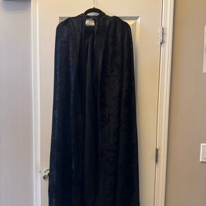Rubie’s Black Velvet Hooded Cape Cloak Gothic Vampire Costume USA